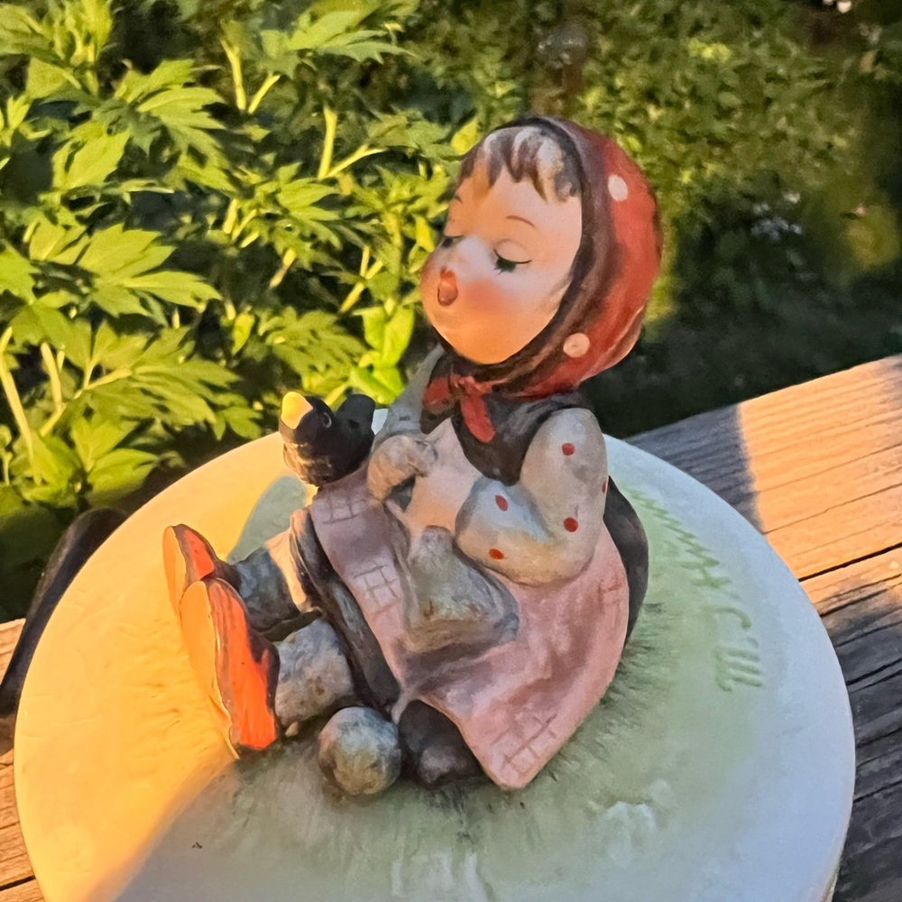 Vintage M. J. Hummel Girl With Singing Bird Round Covered Box West Germany As Is